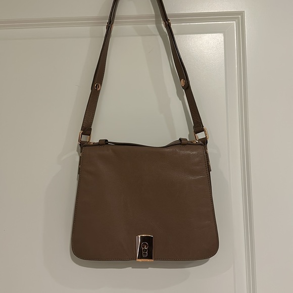 BOTKIER Clinton Medium Leather Crossbody Bag Chai - Picture 9 of 12